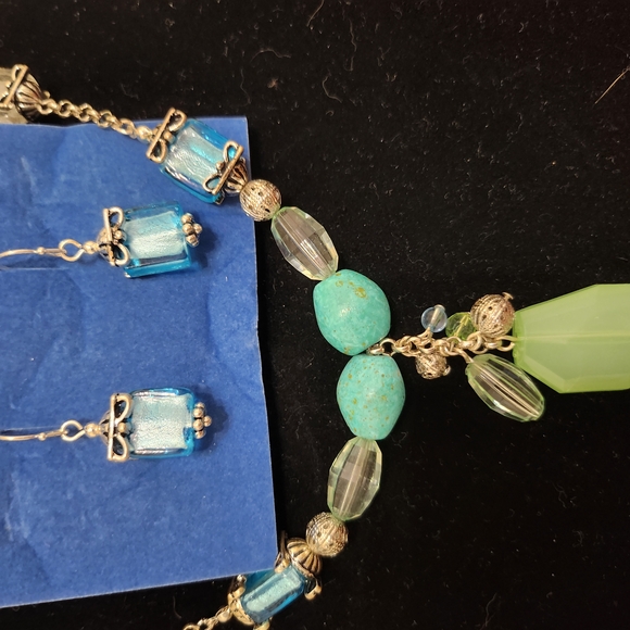 Avon Blue and Silver Necklace with Elegant Beaded Design - Picture 2 of 2